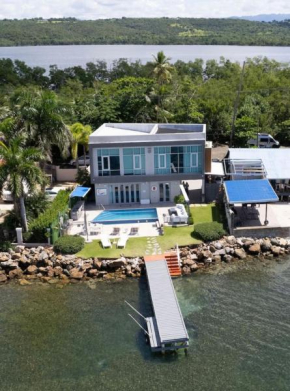 Ocean Front Luxury Villa with Pier and Heated Pool - Self Check In - VJ1